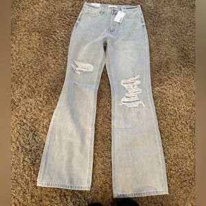 New with tags Women’s Vervet jeans.